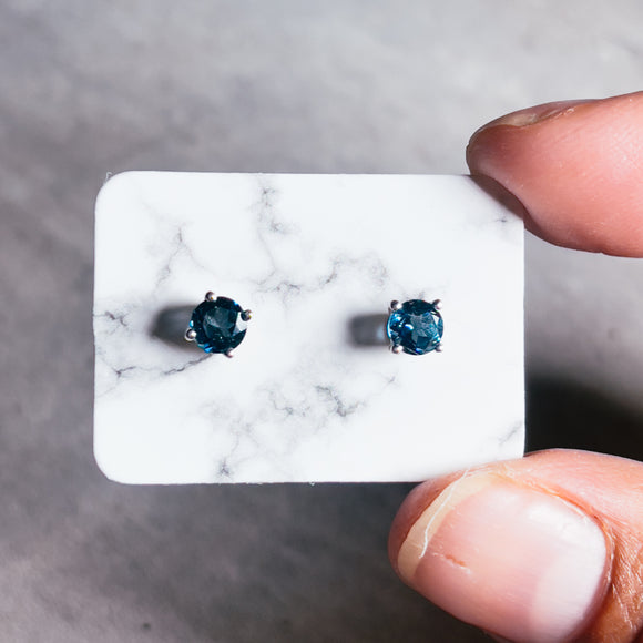 London blue topaz round 925 studs