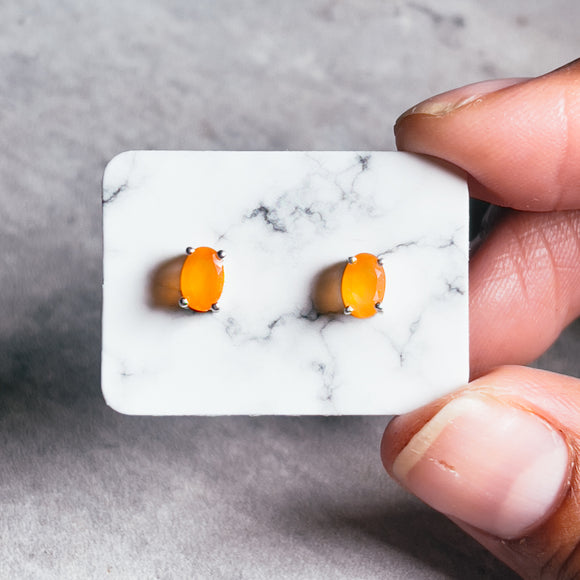 Carnelian oval 925 studs