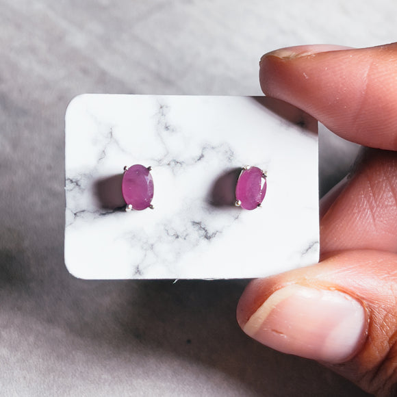 Ruby oval 925 studs