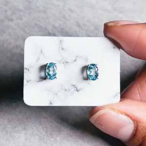 Blue topaz oval 925 studs