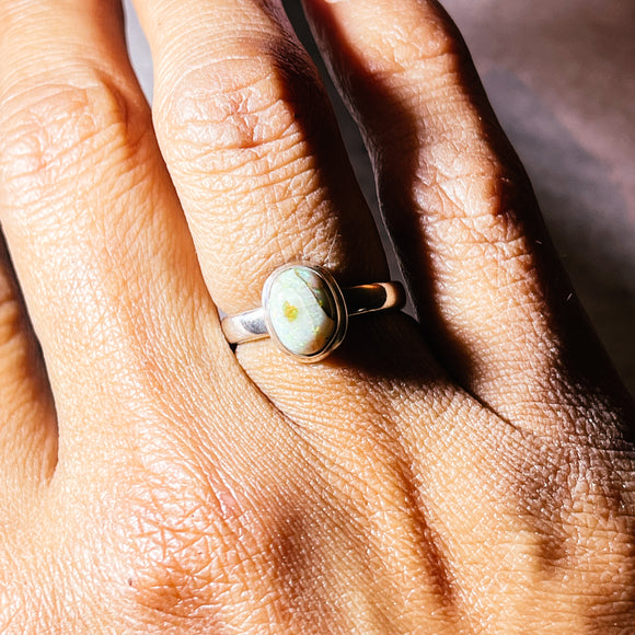 Sterling opal 925 sz5.5 ring