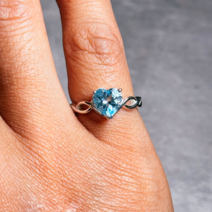 Blue topaz heart 925 sz5 ring