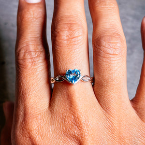 Blue topaz heart 925 sz10 ring