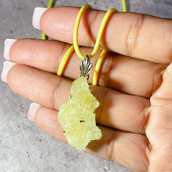 Yellow brucite 925 pendant