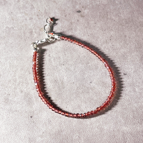 Faceted red garnet 925 bracelet