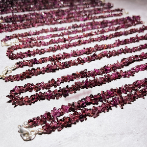 Garnet chip necklace