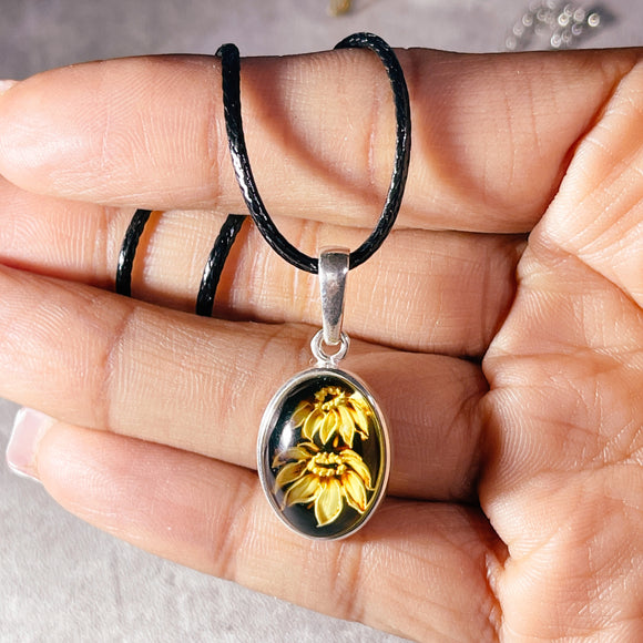 Baltic Amber floral 925 pendant