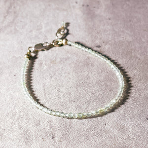 Faceted prehinite 925 bracelet